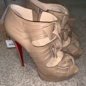 Christian louboutin 40 platform heels nude